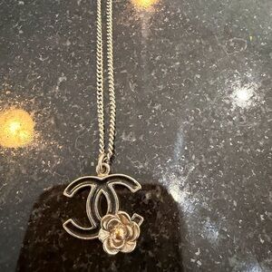 CHANEL Black and Silver Necklace with Camillia Pendant